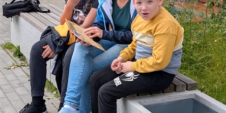 Powiększ grafikę: czytanie-na-polanie-628722.jpg