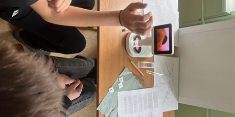 Powiększ grafikę: fascynujace-lekcje-biologii-676680.jpg