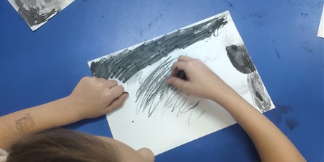 Powiększ grafikę: grudzien-w-swietlicy-666421.jpg