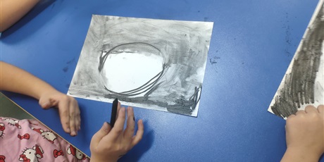 Powiększ grafikę: grudzien-w-swietlicy-666422.jpg