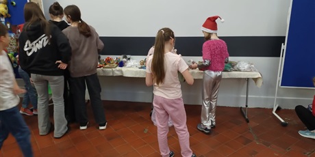 Powiększ grafikę: grudzien-w-swietlicy-667491.jpg