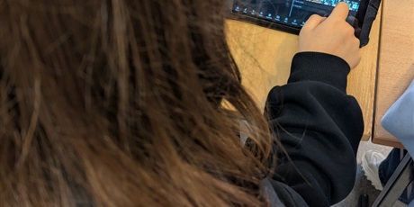 Powiększ grafikę: kamera-akcja-refleksja-final-rezydencji-artystycznej-w-sp49-658387.jpg