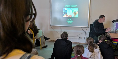 Powiększ grafikę: kamera-akcja-refleksja-final-rezydencji-artystycznej-w-sp49-658395.jpg