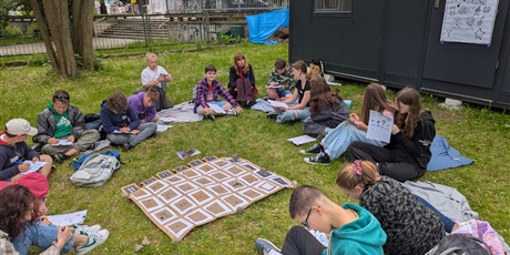 Powiększ grafikę: klasa-6a-na-konferencji-zrobmy-szum-sztafeta-uczniowskich-mocy-627870.jpg