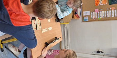 Powiększ grafikę: miedzyszkolny-turniej-rummikub-623686.jpg