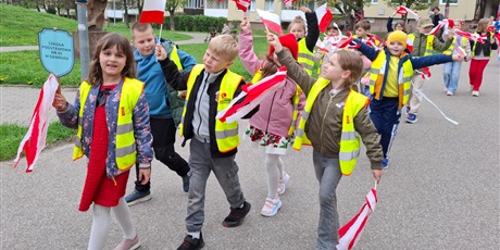 Powiększ grafikę: parada-witaj-majowa-jutrzenko-611010.jpg