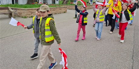 Powiększ grafikę: parada-witaj-majowa-jutrzenko-611012.jpg
