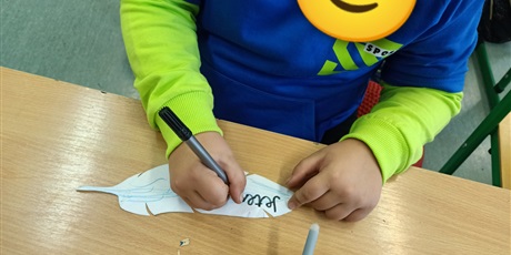 Powiększ grafikę: slowa-maja-moc-648843.jpg