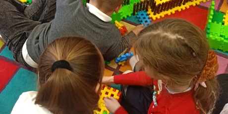 Powiększ grafikę: slowa-maja-moc-669624.jpg