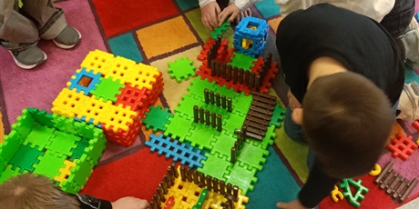 Powiększ grafikę: slowa-maja-moc-669625.jpg