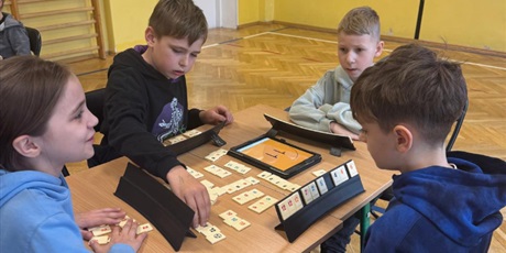 Powiększ grafikę: szkolny-turniej-w-rummikub-618912.jpg