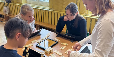 Powiększ grafikę: szkolny-turniej-w-rummikub-618914.jpg