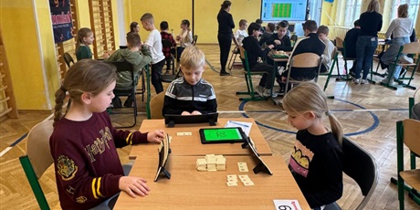 Powiększ grafikę: szkolny-turniej-w-rummikub-618915.jpg