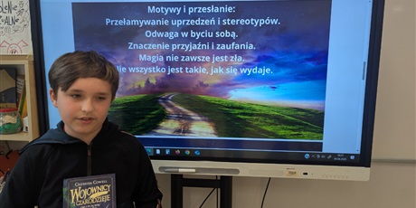 Powiększ grafikę: szostoklasisci-i-szostoklasistki-polecaja-wystepy-pelne-czytelniczych-inspiracji-628096.jpg