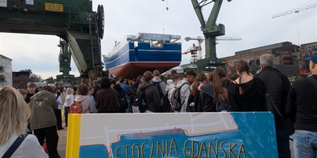 Powiększ grafikę: wodowanie-w-stoczni-karstensen-711247.jpg