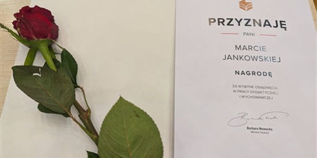Powiększ grafikę: wyjatkowe-wyroznienia-dla-pracownikow-sp49-717712.jpg